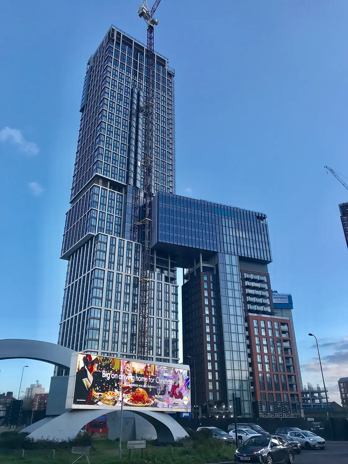 The DAMAC Tower Nine Elms with its cantilevered sky bridge